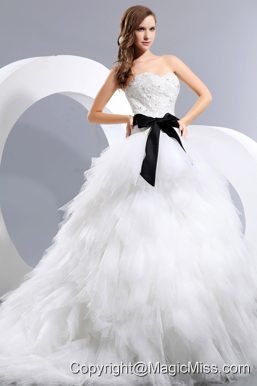 Beautiful A-line Sweetheart Chapel Train Taffeta and Tulle Appliques and Bow Wedding Dress