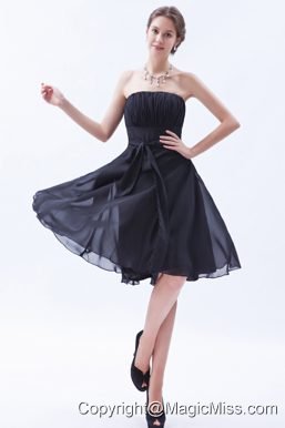 Brown A-line / Princess Strapless Knee-length Chiffon Bow Bridesmaid Dress