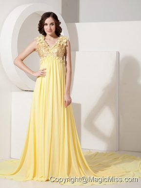 Perfect Light Yellow Empire Evening Dress V-neck Chiffon Hand Flowers Court Train