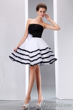 Black and White A-line Strapless Knee-length Taffeta and Organza Hand Made Flower Prom Dress