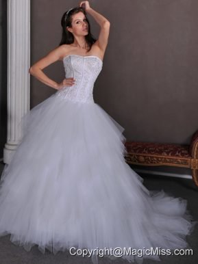 Elegant A-line Strapless Chapel Train Satin and Tulle Appliques Wedding Dress