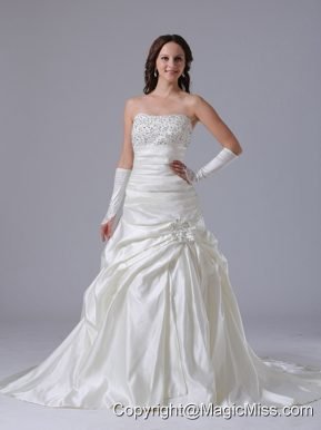 A-line Beaded Decorate Bust Luxurious Wedding Dress With Appliques and Ruch