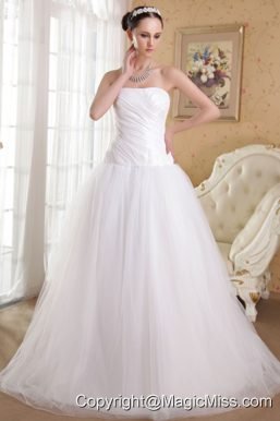 White A-Line / Princess Strapless Floor-length Taffeta and Organza Ruch Wedding Dress