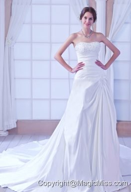 Romantic A-line Sweetheart Chapel Train Taffeta Beading Wedding Dress