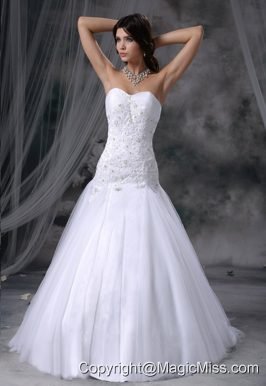 Stanton Iowa Lace With Beading A-line Tulle Sweetheart Chapel Train Tulle 2013 Wedding Dress