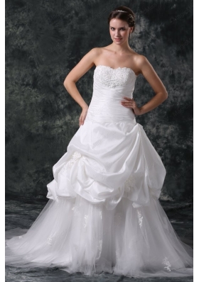 Luxurious A Line Sweetheart Appliques and Beading Lace Up Wedding Dress