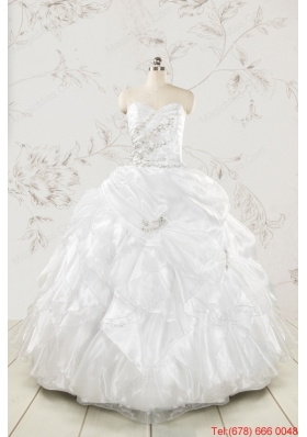 Classical White Quinceanera Dresses with Beading and Ruffles