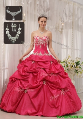 2016 Elegant Sweetheart Quinceanera Gowns with Appliques and Pick Ups