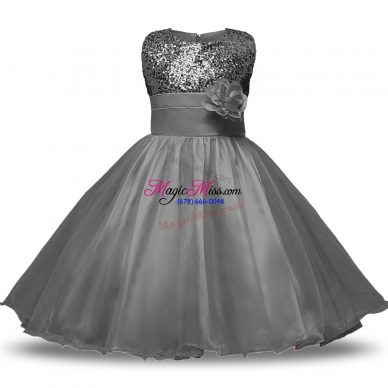 Simple Grey Ball Gowns Organza and Sequined Scoop Sleeveless Bowknot and Belt and Hand Made Flower Knee Length Zipper Flower Girl Dresses