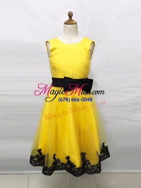 Superior Yellow Scoop Neckline Lace and Belt Flower Girl Dresses for Less Sleeveless Zipper
