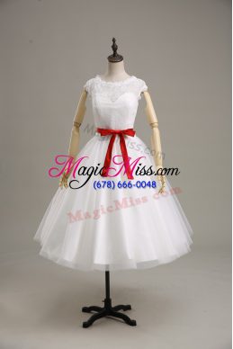 Fine White Tulle Clasp Handle Bridal Gown Short Sleeves Tea Length Lace and Belt