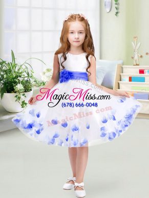Trendy Sleeveless Knee Length Appliques and Belt Zipper Flower Girl Dress with White