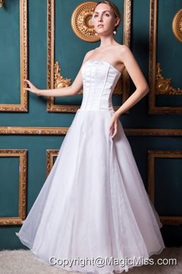 Modest A-line Strapless Floor-length Organza and Taffeta Lace Wedding Dress
