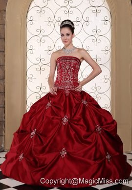 Embroidery In Wine Red Taffeta Pick-ups Strapless Modest Quinceanera Dress in New York