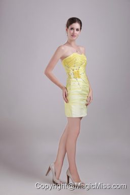 Yellow Column/Sheath Sweetheart Mini-length Taffeta and Organza Beading Prom / Homecoming Dress