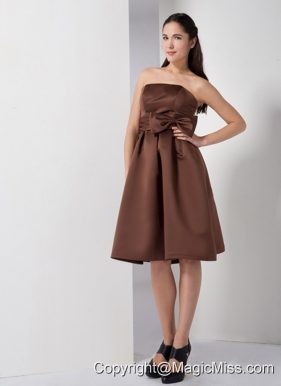Brown A-line Strapless Knee-length Satin Bow Prom Dress