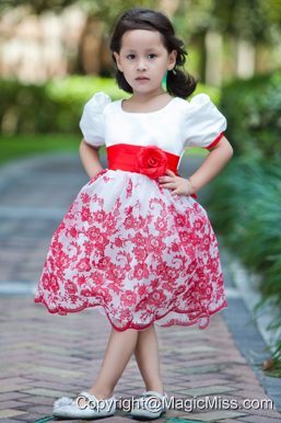 White A-line Scoop Knee-length Taffeta and Organza Hand Made Flowers Flower Girl Dress