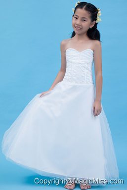 White A-line Sweetheart Floor-length Tulle Appliques Flower Girl Dress