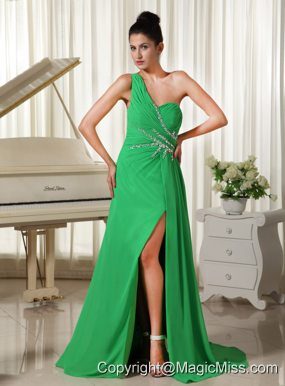 One Shoulder High Slit 2013 Homecoming Dress Spring Green Ruched and Beading Bodice