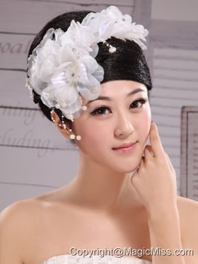 Headpiece White Pearls Large Flowers Embellishment