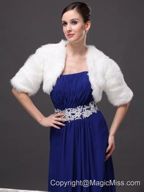 Exquisite Faux Fur V-Neck Half-Sleeves Wedding Party and Prom White Jacket