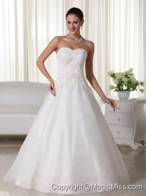 Elegant A-line Sweetheart Floor-length Organza Lace Wedding Dress