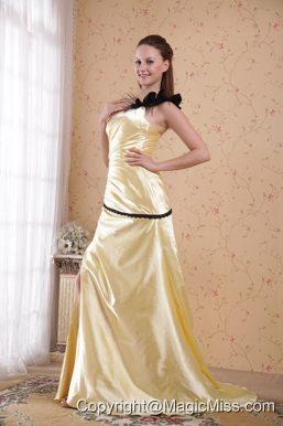 Yellow Column/Sheath One Shoulder Floor-length Elastic Woven Satin Ruch Prom Dress