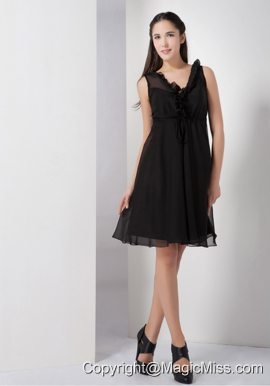 Black A-line V-neck Knee-length Chiffon Prom Dress