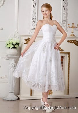 Informal Empire Sweetheart Tea-length Lace Appliques Wedding Dress