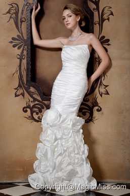 Fabulous Mermaid Strapless Floor-lengthTaffeta Hand Made Flowers Wedding Dress