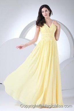 Ruching Decorate Bodice Light Yellow Chiffon V-neck 2013 Prom Dress Floor-length