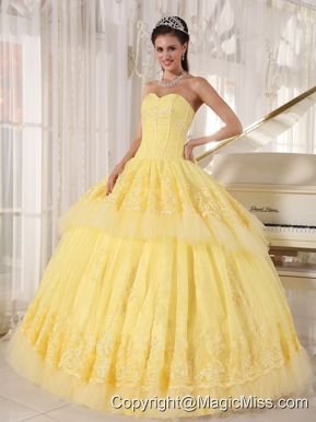 Yellow Ball Gown Sweetheart Floor-length Organza Appliques Quinceanera Dress