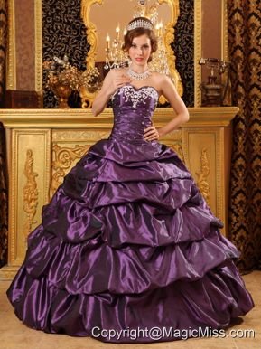 Fashionable Ball Gown Sweetheart Floor-length Taffeta Appliques Purple Quinceanera Dress