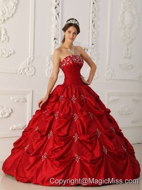 Wine Red Ball Gown Strapless Floor-length Taffeta Appliques and Beading Quinceanera Dress