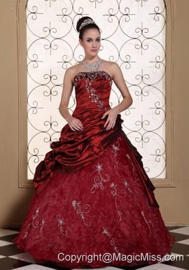 Modest Embroidery Decorate Quinceanera Dress For 2013 Strapless Beauty Wine Red Gown