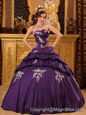 Purple Ball Gown Sweetheart Floor-length Taffeta Beading and AppliquesQuinceanera Dress