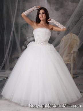 Beautiful A-Line / Princess Strapless Floor-length Tulle Appliques Wedding Dress