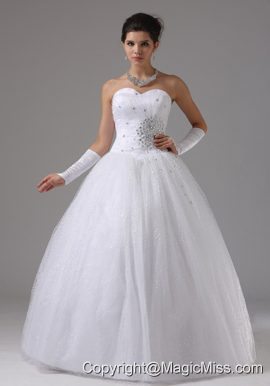 Wedding Dress In Apple Valley California With Beaded Decorate Waist and Sweetheart Tulle
