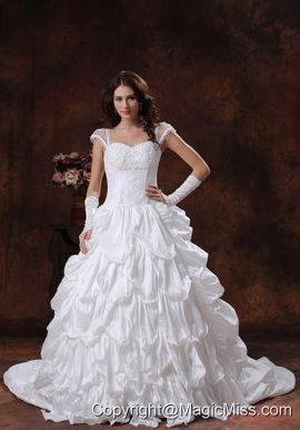 Apache Junction Arizona Appliques Decorate Bust Sweetheart Neckline White Wedding Dress