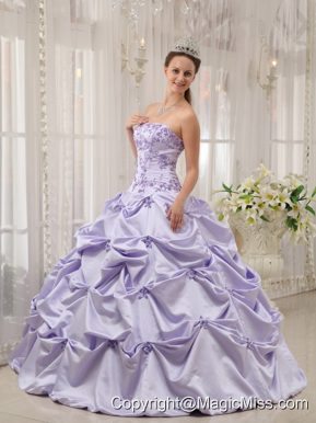 Lilac Ball Gown Strapless Floor-length Taffeta Appliques Quinceanera Dress