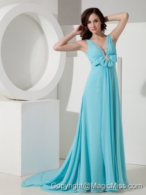 Elegant Light Blue Empire V-neck Prom / Homecoming Dress Chiffon Beading Watteau Train