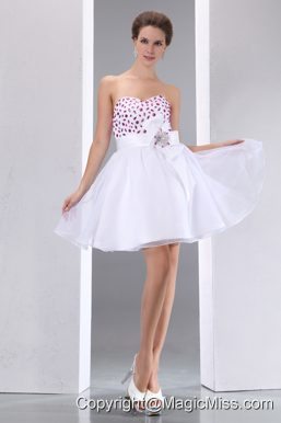 Sweet White A-line Sweetheart Beading Short Prom Dress Mini-length Taffeta and Chiffon