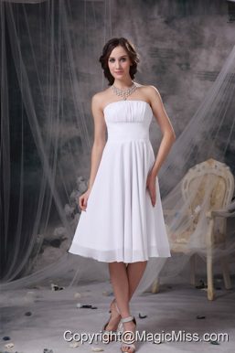 Custom Made White A-line Strapless Homecoming Dress Chiffon Ruch Knee-length