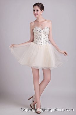 Champagne A-line Sweetheart Short Organza Beading Prom/Cocktail Dress