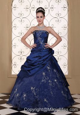Exclusive Quinceanera Dress With Embroidery For 2013 Strapless Navy Blue Gown