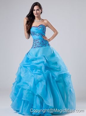 Embroidery and Beading Ball Gown Sweetheart Organza Floor-length Quinceanera Dress