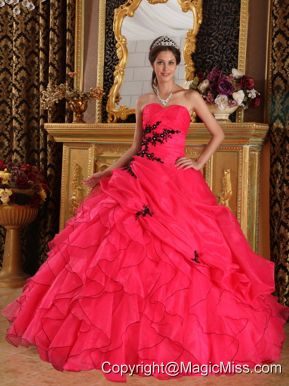 Red Ball Gown Sweetheart Floor-length Organza Appliques Quinceanera Dress