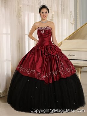 Custom Made Beaded and Embroidery Decorate Black and Wine Red Quinceanera Dress Wear In Trinidad