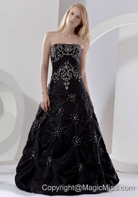 Embroidery With Beading Decorate Bodice Black Taffeta Floor-length 2013 Prom Dress