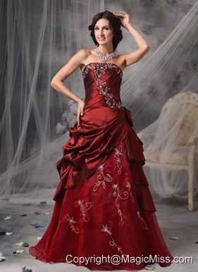 Wine Red A-Line / Princess Strapless Floor-length Taffeta Appliques Prom Dress